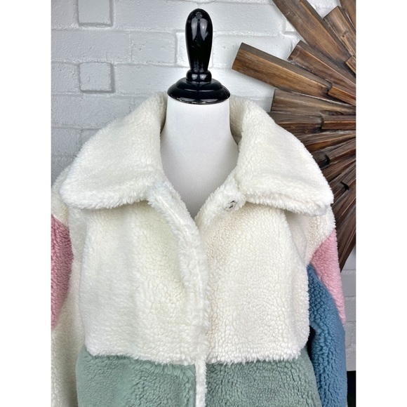 NWT Vigoss Jeans Colorblock Sherpa Jacket - Picture 4 of 10